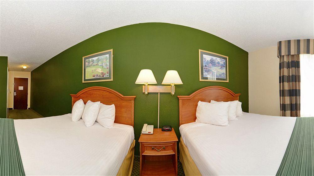Americas Best Value Inn Louisville Exterior foto