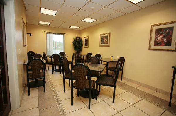 Americas Best Value Inn Louisville Exterior foto
